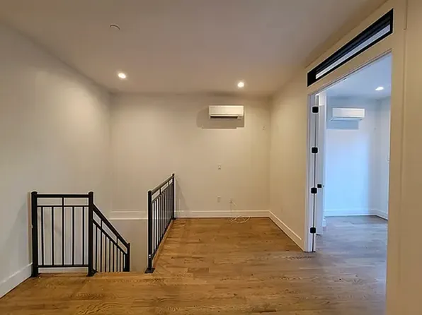 1534 Putnam Avenue image 4 of 12