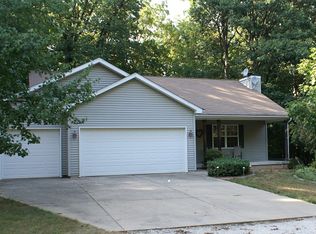 7 London Ct, Mackinaw, IL