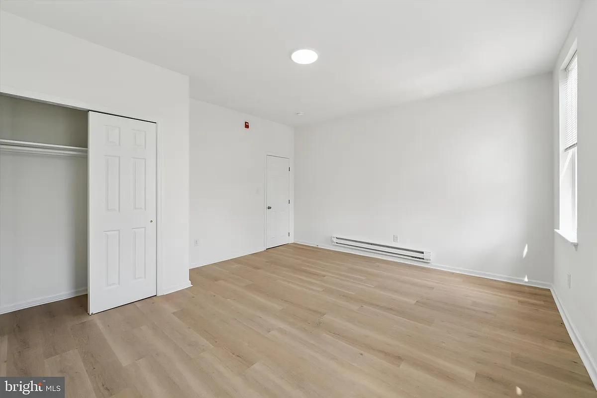 Building Photo - 1626 N 17th St #301