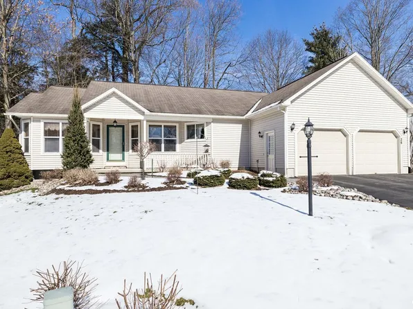 28 Orangewood Dr, Liverpool, NY 13090