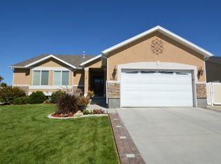 6662 W Hunter Mesa Dr, West Valley City, UT 84128
