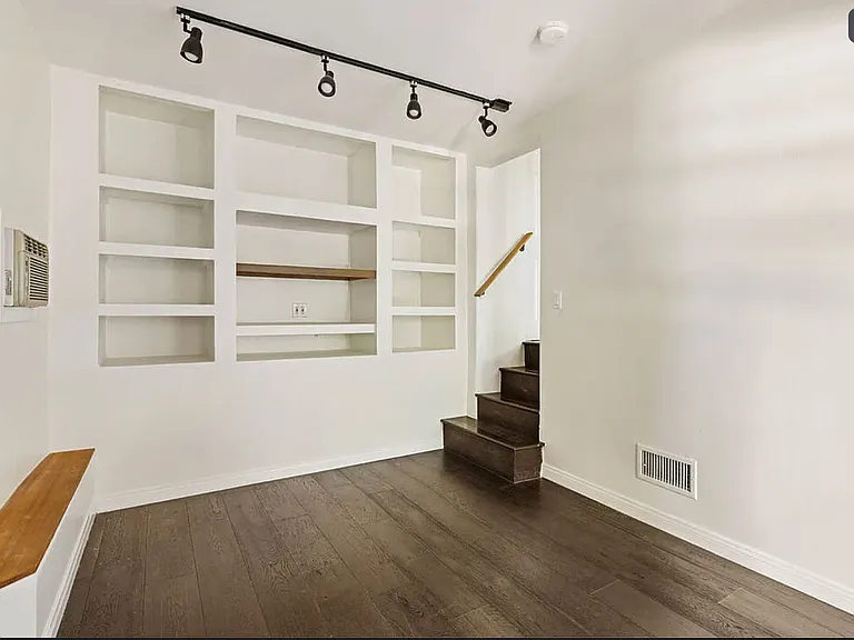 830 Robinson St #832 — Photo 7