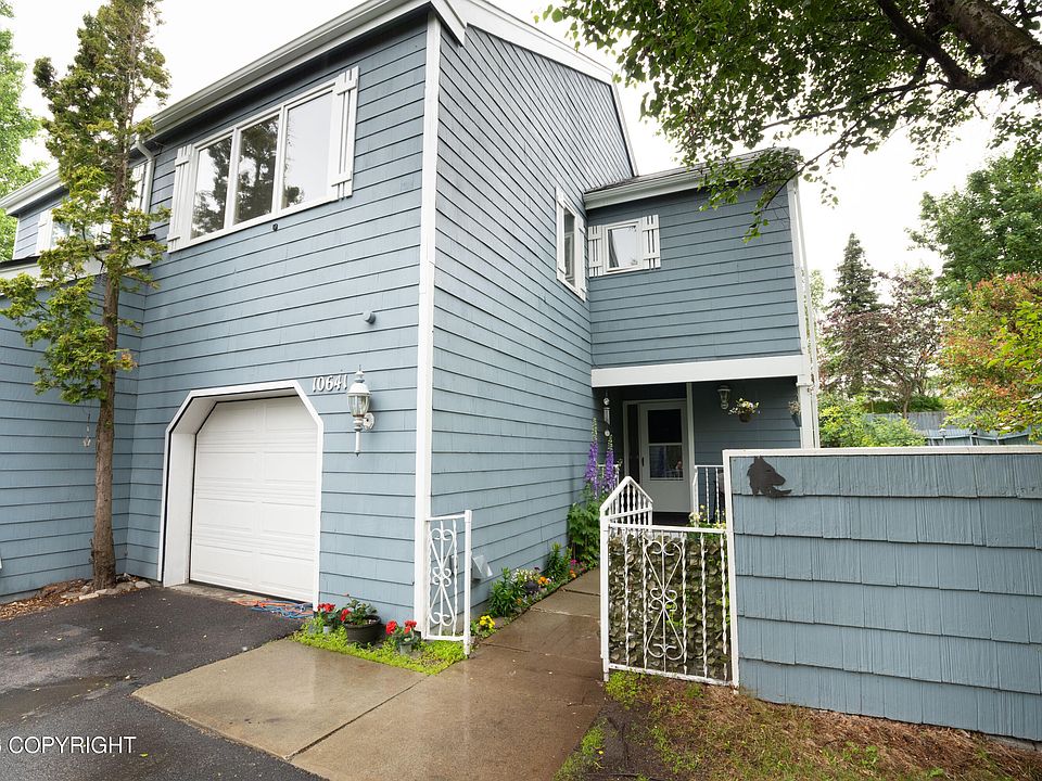 1st image of 10641 Commodore Dr