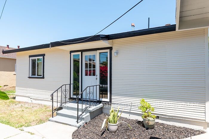 1st image of 4267 1/2 34th St