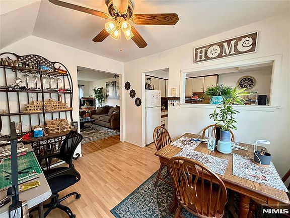 5th image of 1241 Valley Rd #1241A