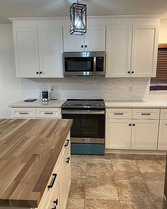 2nd image of 10070 SW 42nd Ave