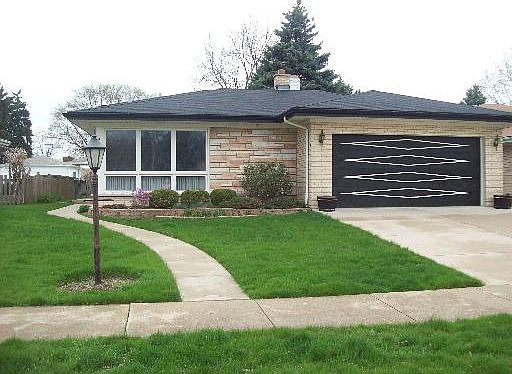 1st image of 2610 S Stratford Ave