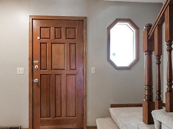 4th image of 15667 Shamrock Cir
