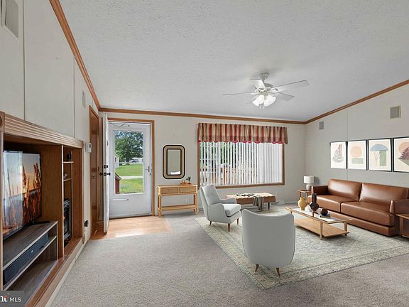 4th image of 7861 Bennett Park Dr