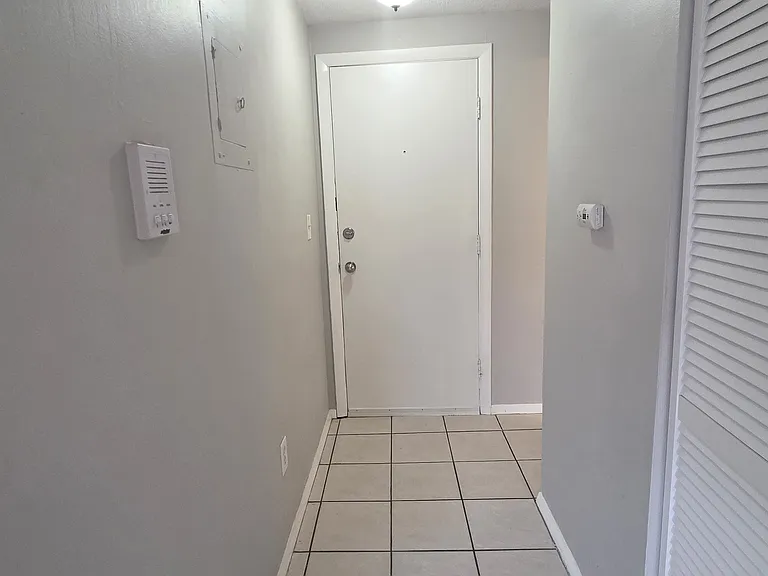 25 Hamilton Ave #18 — Photo 7