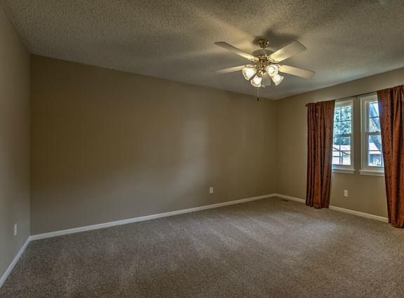3rd image of 8705 N Orchard St