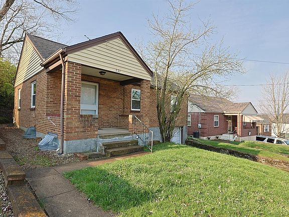3rd image of 221 E Mechanic St
