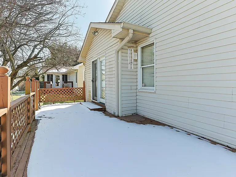 5512 Trippel Dr — Photo 4
