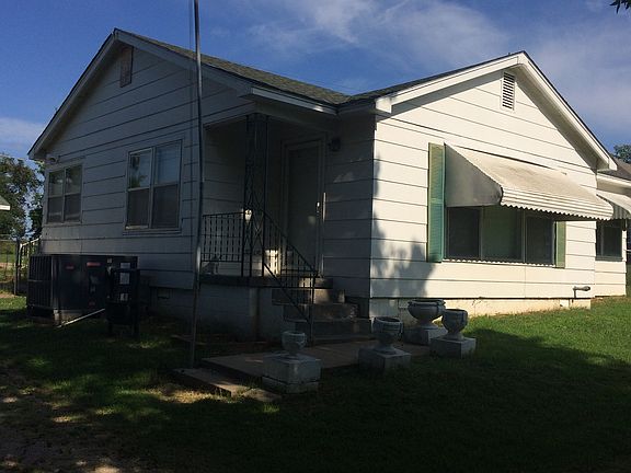 2nd image of 210 Lakeside Dr
