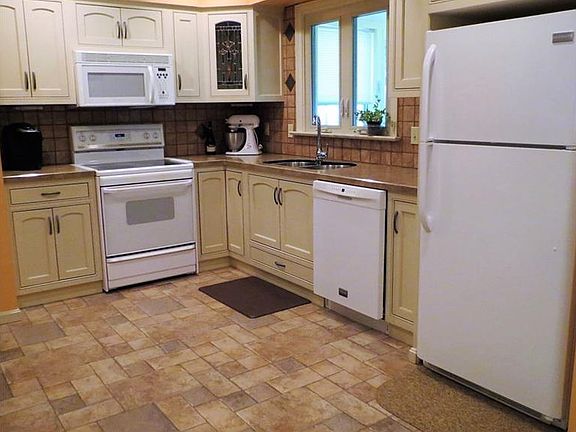 3rd image of 6870 Lockwood Blvd