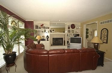 Spacious Family room w/ built ins