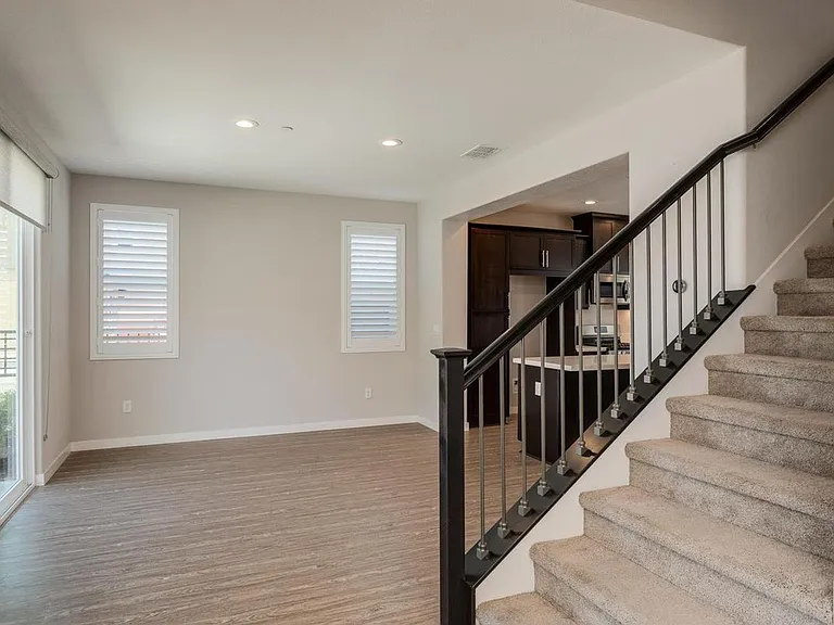 4821 Holden Dr — Photo 9