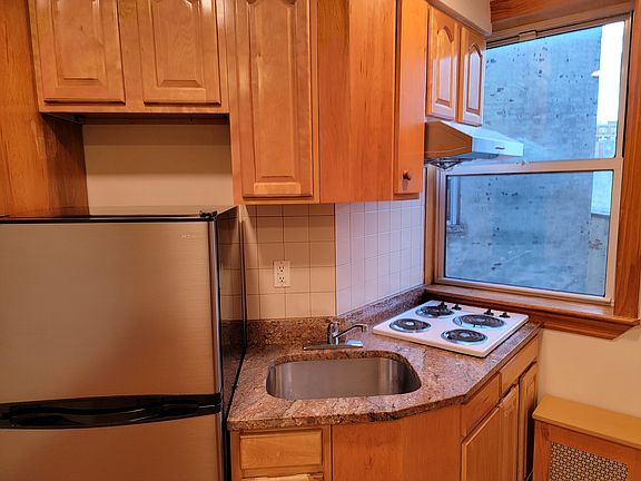 2nd image of 82 Bayard St APT 30