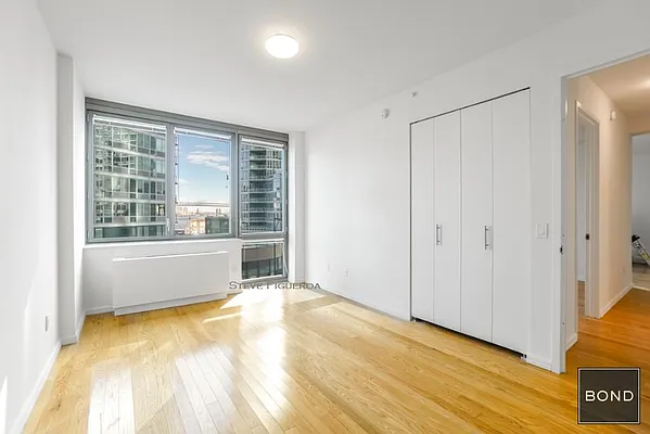 Rented by Bond New York | media 4