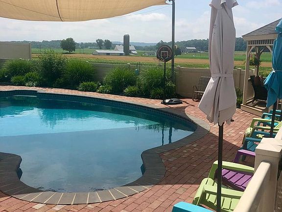 4th image of 414 Twin Elm Rd