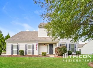 304 Dutchmans Meadow Dr, Mount Holly, NC 28120