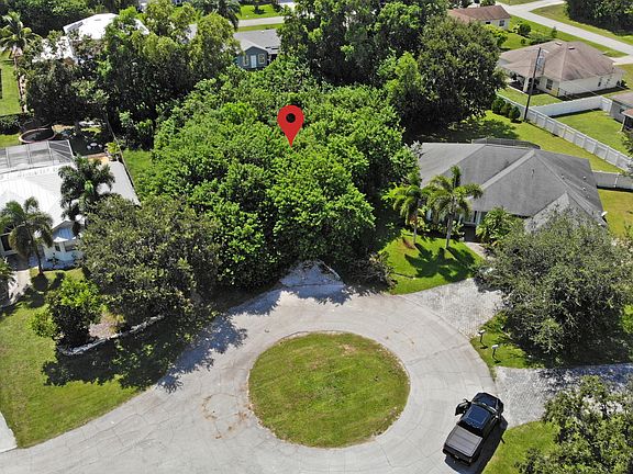 2nd image of 435 SW Cahoon Court