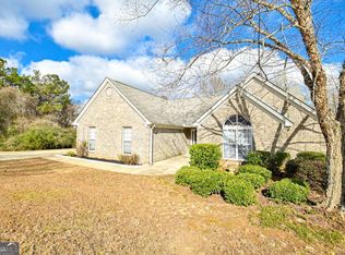 719 Overlook Dr, Winder, GA 30680