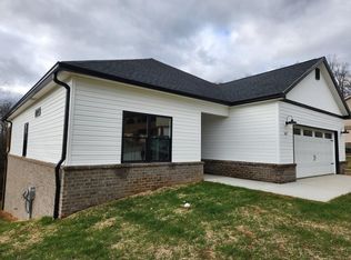 167 Fox Ridge Dr, Mount Carmel, TN 37645