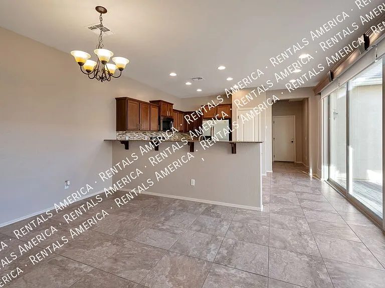 3863 S Verbena Ave — Photo 13
