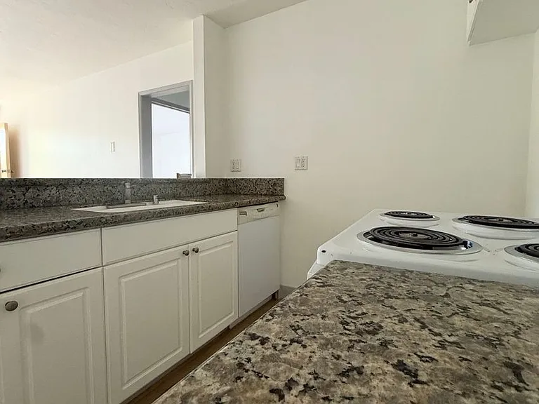 5505 Ackerfield Ave in Long Beach — Photo 22