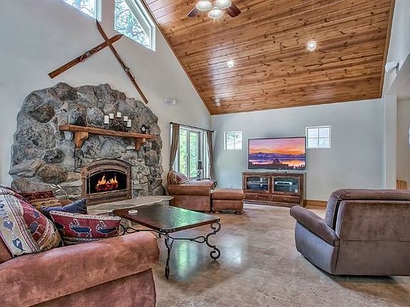 3rd image of 687 Julie Ln