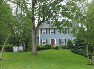 306 Schoolside Ln, Guilford, CT 06437