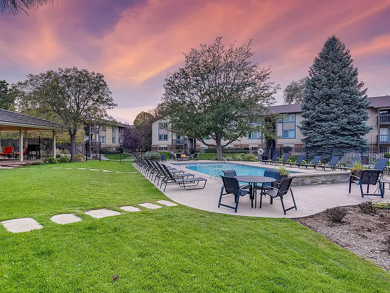 Clearview Apartments 4840-print-039-043-Exterior