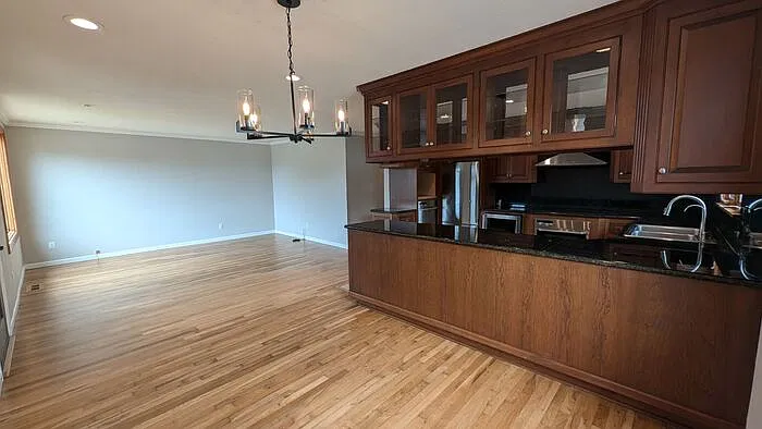 3 bed, 2.0 bath, 1120 sqft, $4,800 — Photo 4