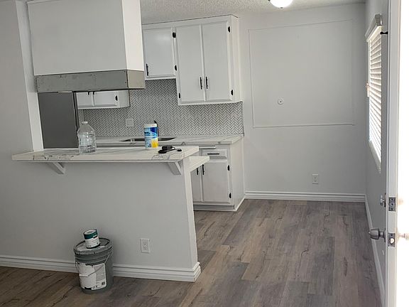 4th image of 5549 Fulcher Ave #3