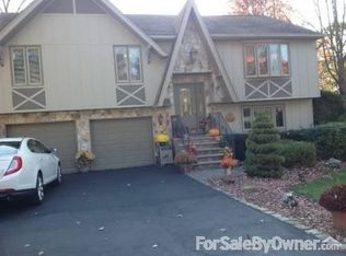 10 Pahaquarry Rd, Hopatcong, NJ 07843