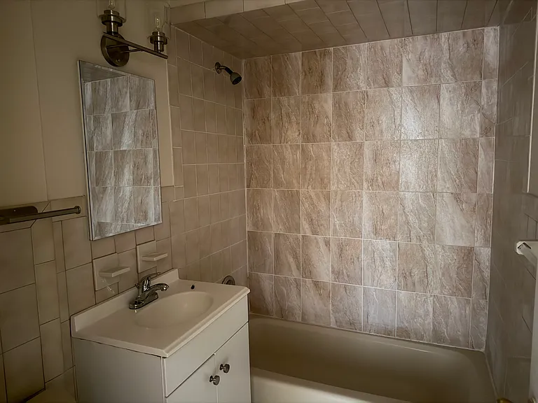 3600 Charles Ct #8 — Photo 12