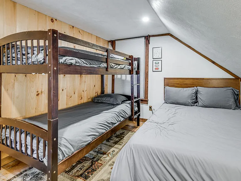 1072 Route 100 — Photo 18