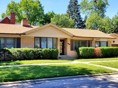 1 W Shabonee Trl, Mount Prospect, IL, 60056