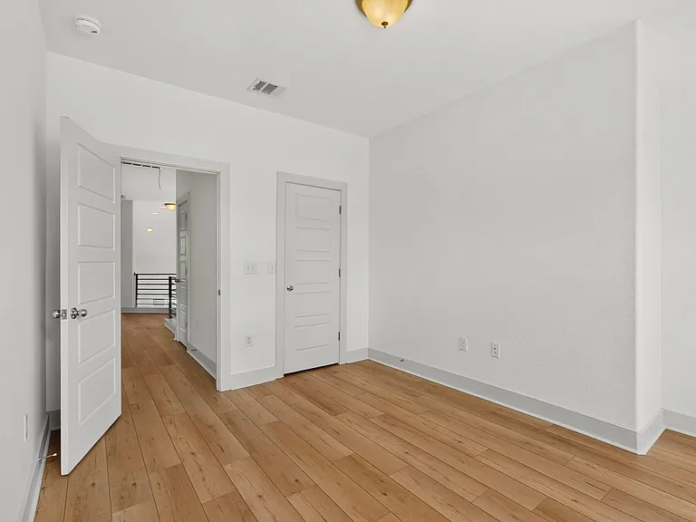 5915 Swayden Ln — Photo 36