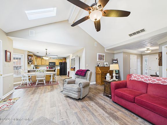 5th image of 9502 Farmstead Ln