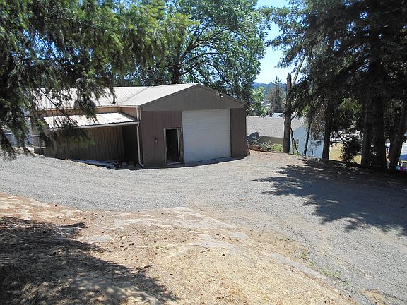 Shop on 2nd Lot behind home