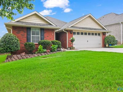6818 Breyerton Way, Owens Cross Roads, AL, 35763