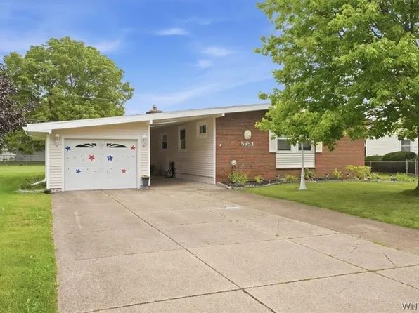 5953 North Dr, Lake View, NY 14085