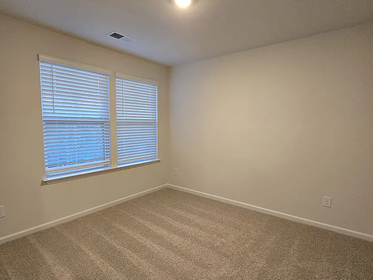 1677 Hallview Ct — Photo 19