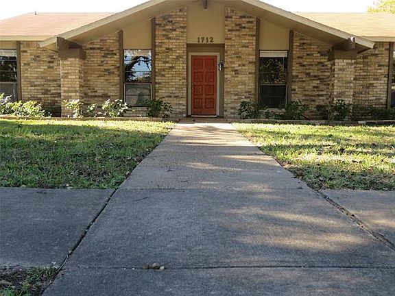3rd image of 1712 W Spring Creek Pkwy