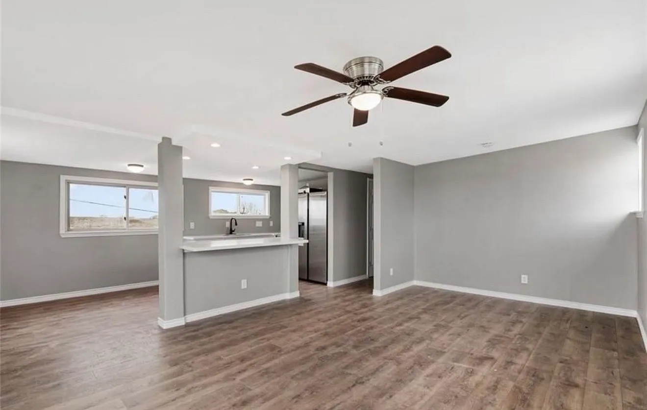 5202 County Road 469 — Photo 2
