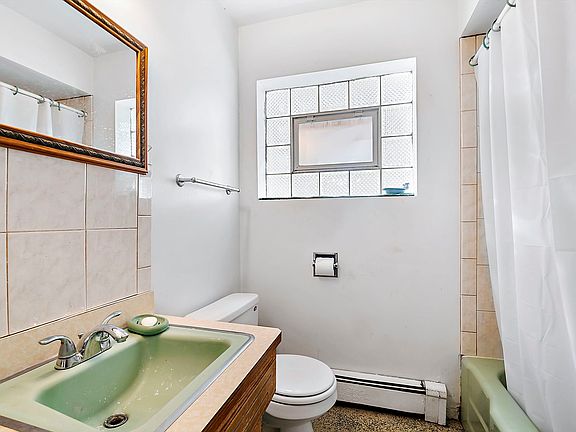 5th image of 7521 W 62nd St