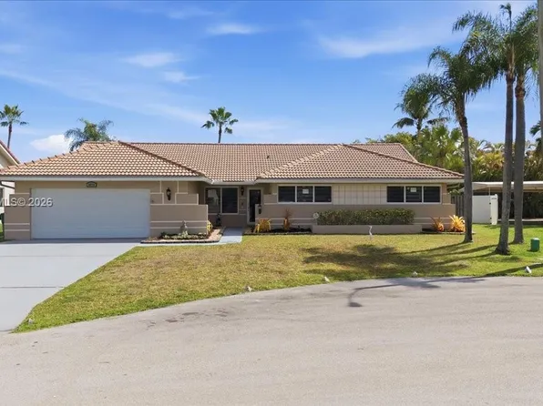 6520 Olde Moat Way, Davie, FL 33331