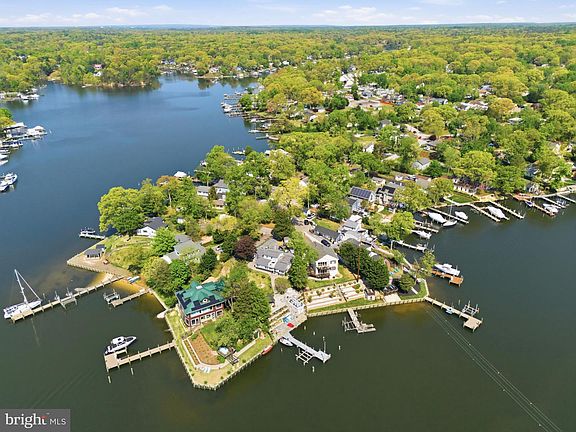 3rd image of 426 Riverside Dr